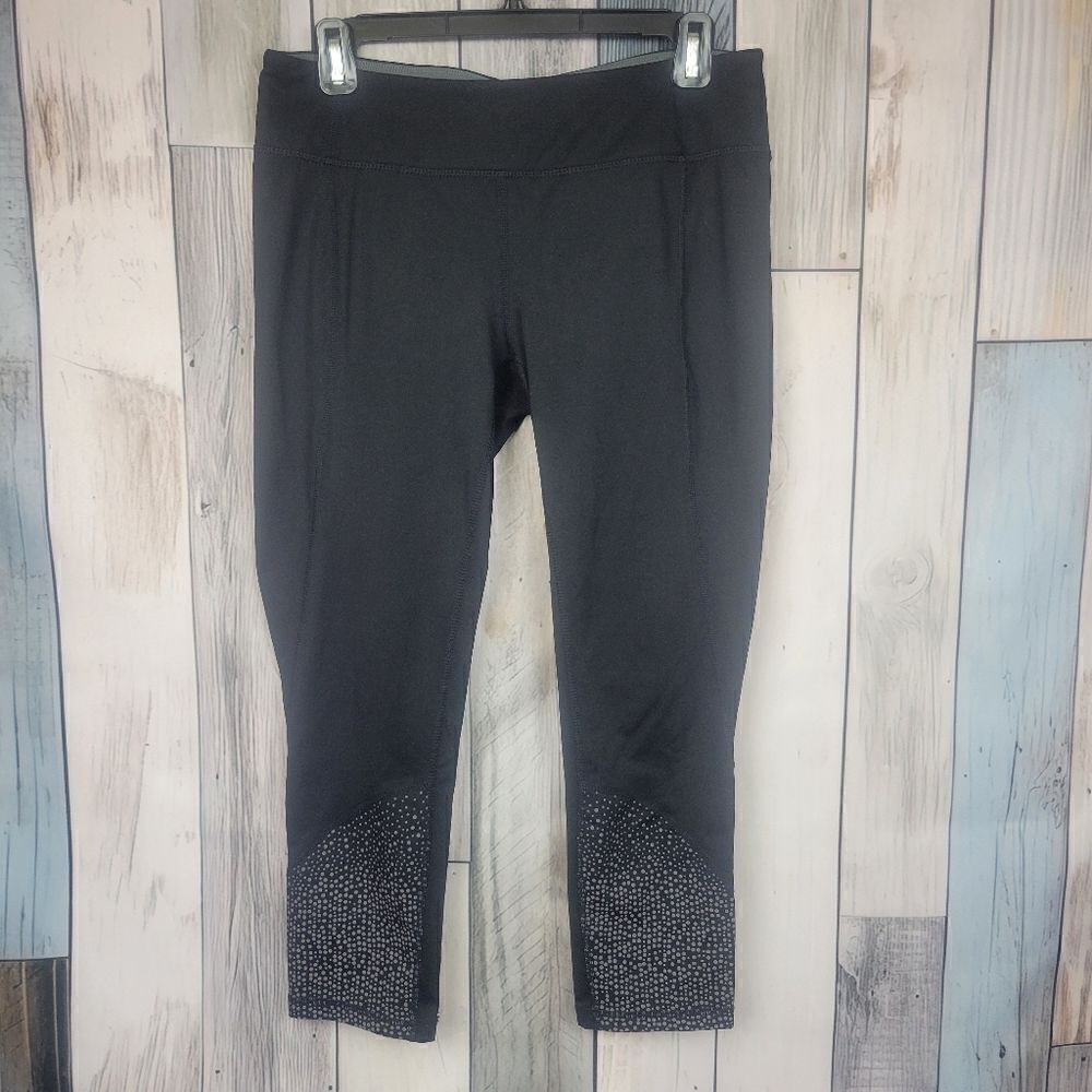 Tangerine Black Cropped Leggings Yoga Capri Pants size Medium